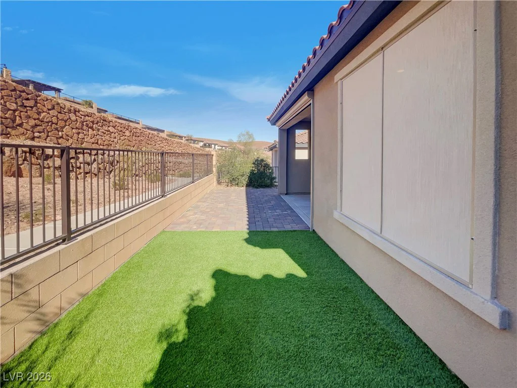 77 Stone Bluff, Henderson, NV 89011