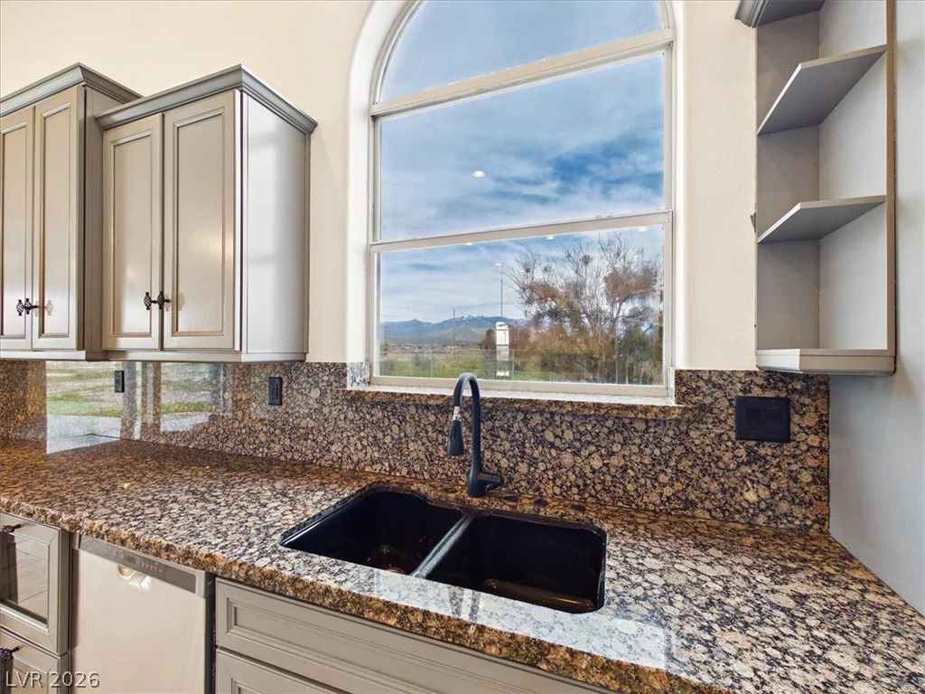 460 Hickory, Pahrump, NV 89048
