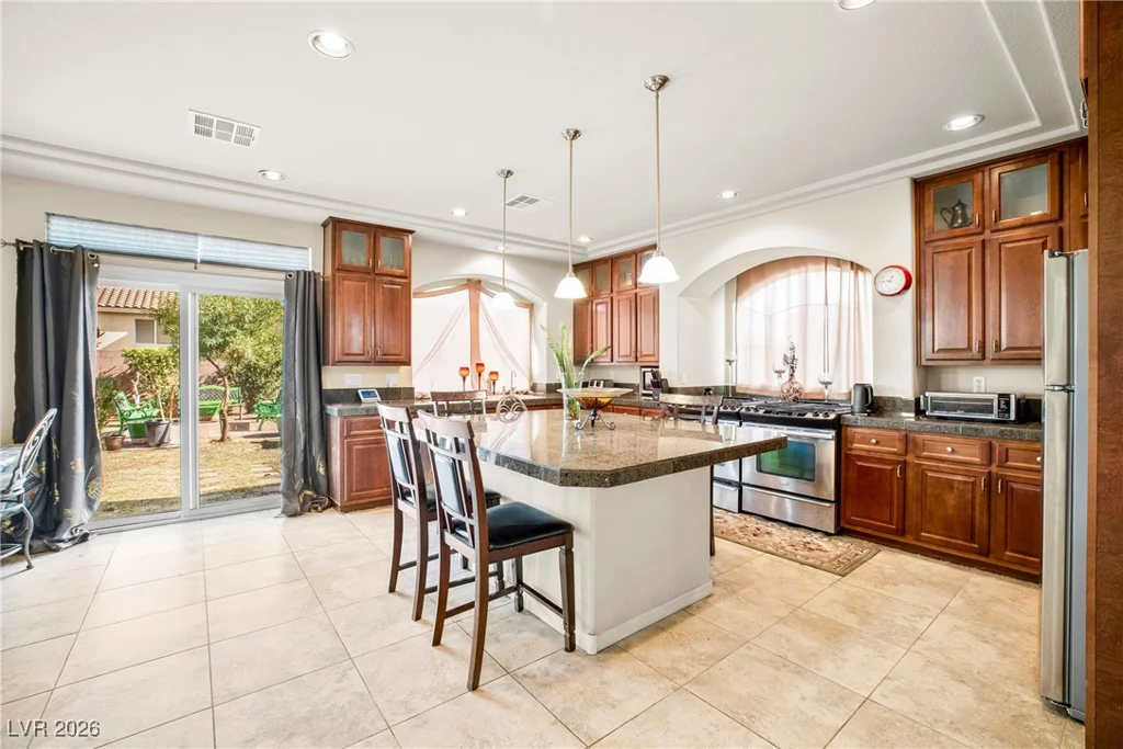 8276 Windsor Oaks, Las Vegas, NV 89139