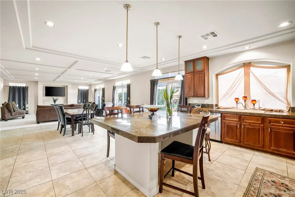 8276 Windsor Oaks, Las Vegas, NV 89139
