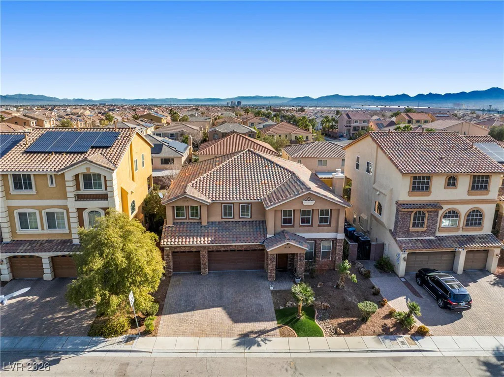 8276 Windsor Oaks, Las Vegas, NV 89139