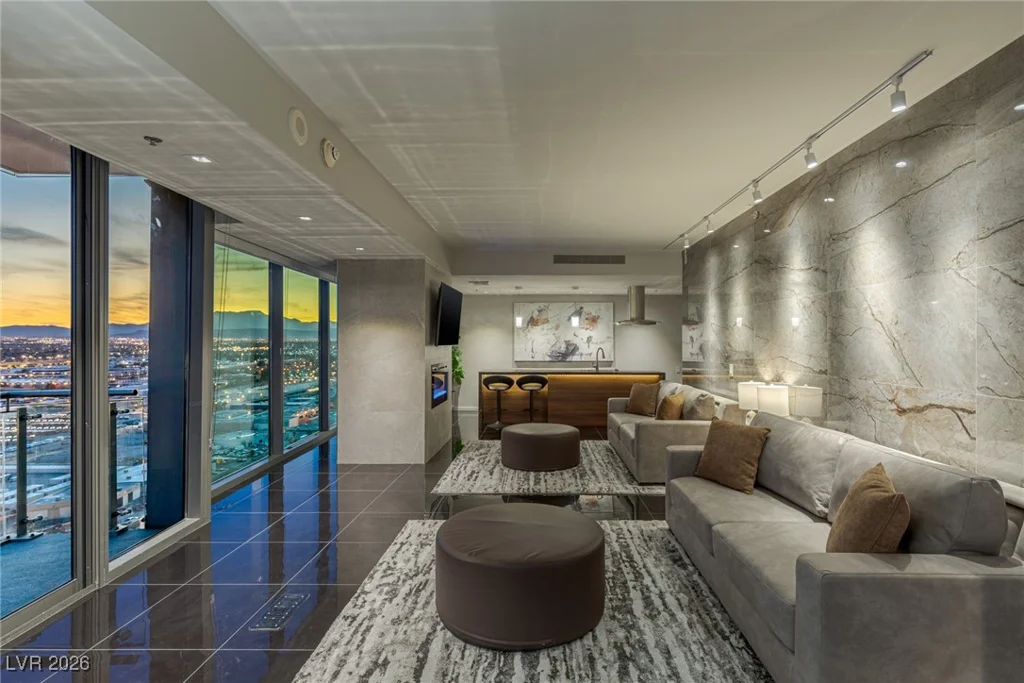 4381 FLAMINGO, Las Vegas, NV 89103
