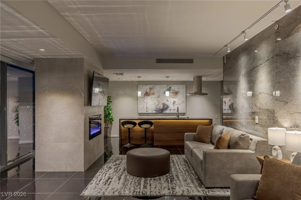 4381 FLAMINGO, Las Vegas, NV 89103