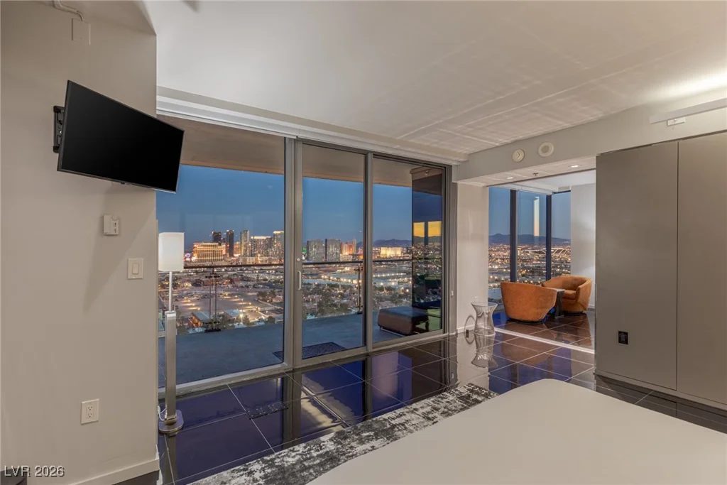 4381 FLAMINGO, Las Vegas, NV 89103