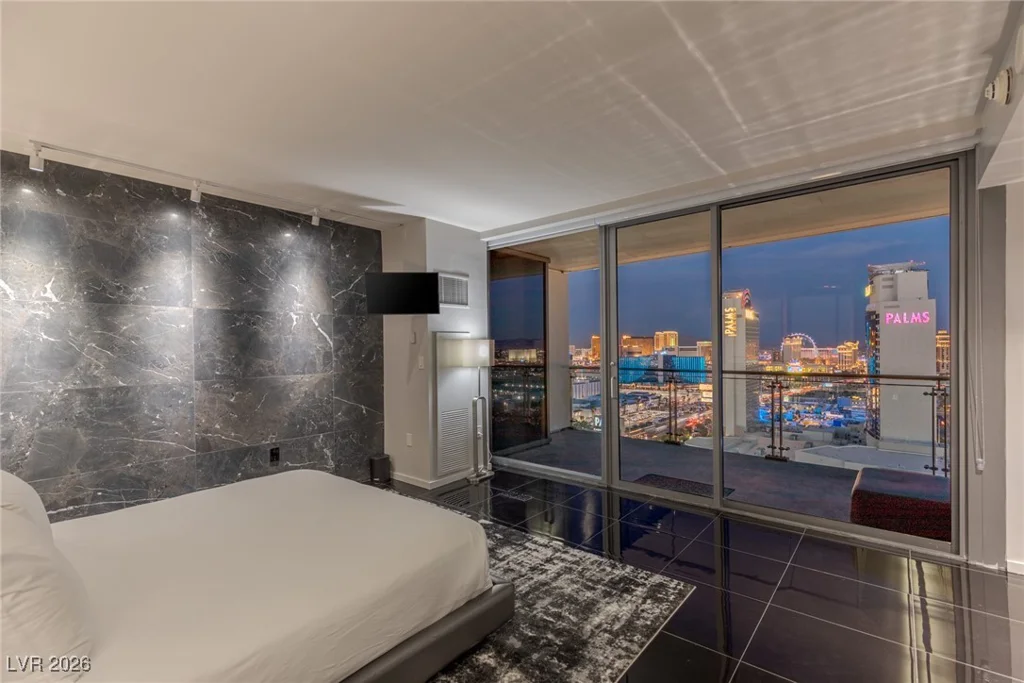4381 FLAMINGO, Las Vegas, NV 89103