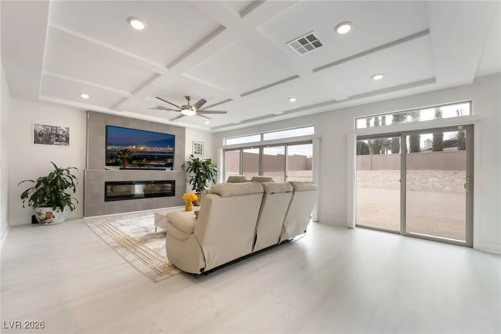 6439 Ghost Pines, Las Vegas, NV 89139