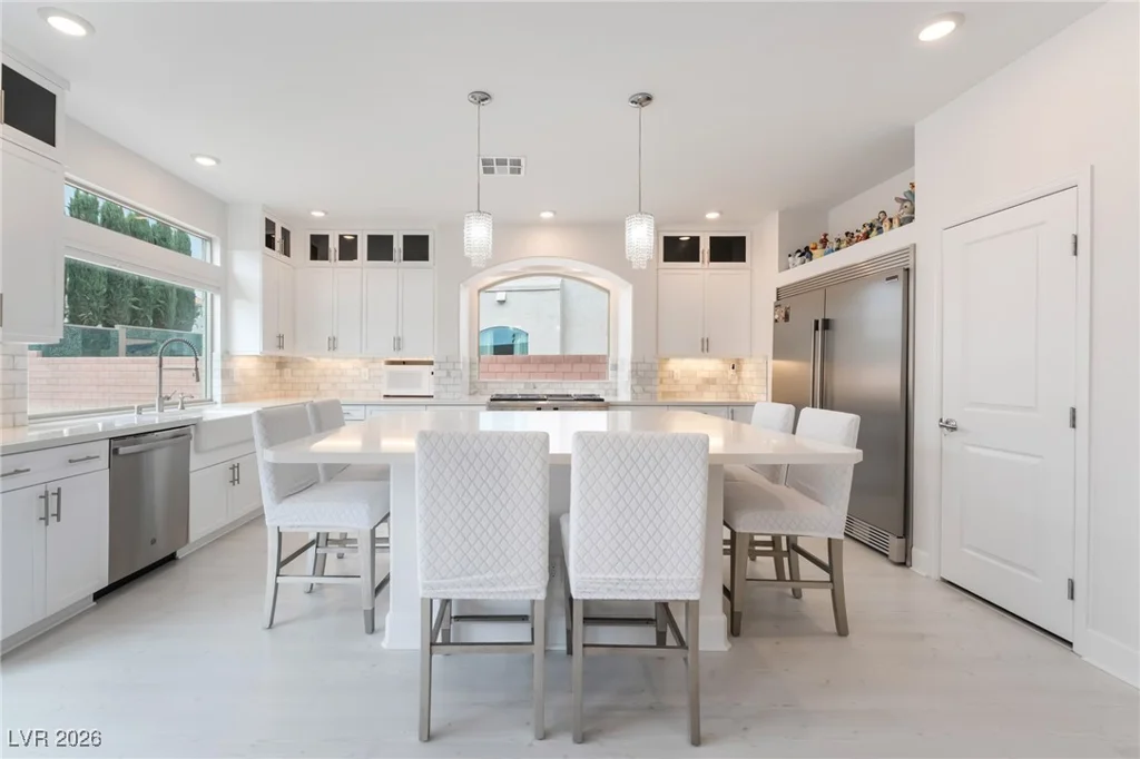6439 Ghost Pines, Las Vegas, NV 89139
