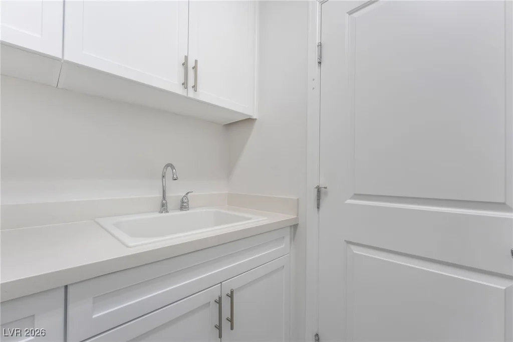 6439 Ghost Pines, Las Vegas, NV 89139