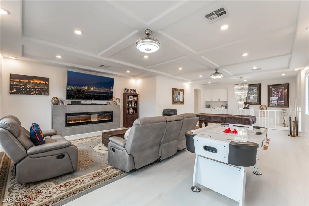 6439 Ghost Pines, Las Vegas, NV 89139