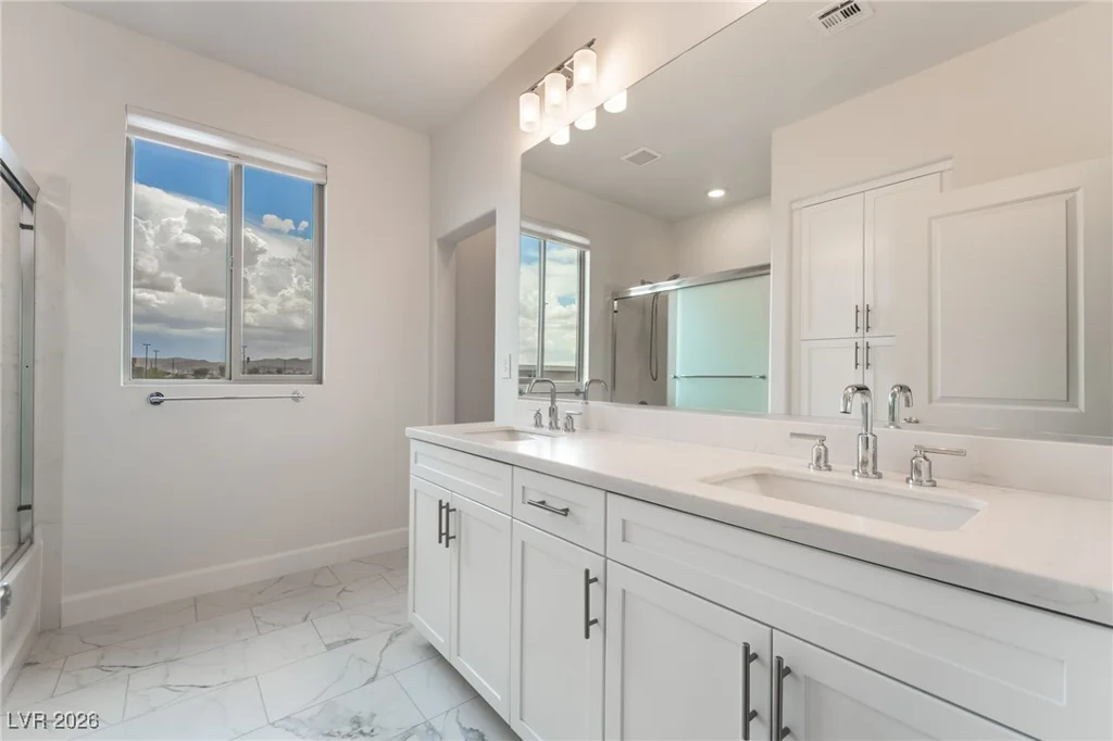 6439 Ghost Pines, Las Vegas, NV 89139
