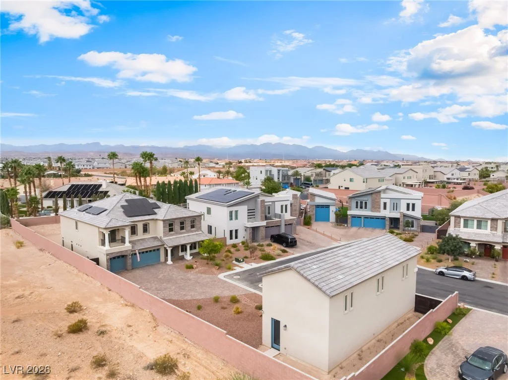 6439 Ghost Pines, Las Vegas, NV 89139