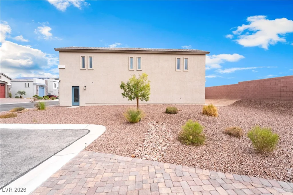 6439 Ghost Pines, Las Vegas, NV 89139
