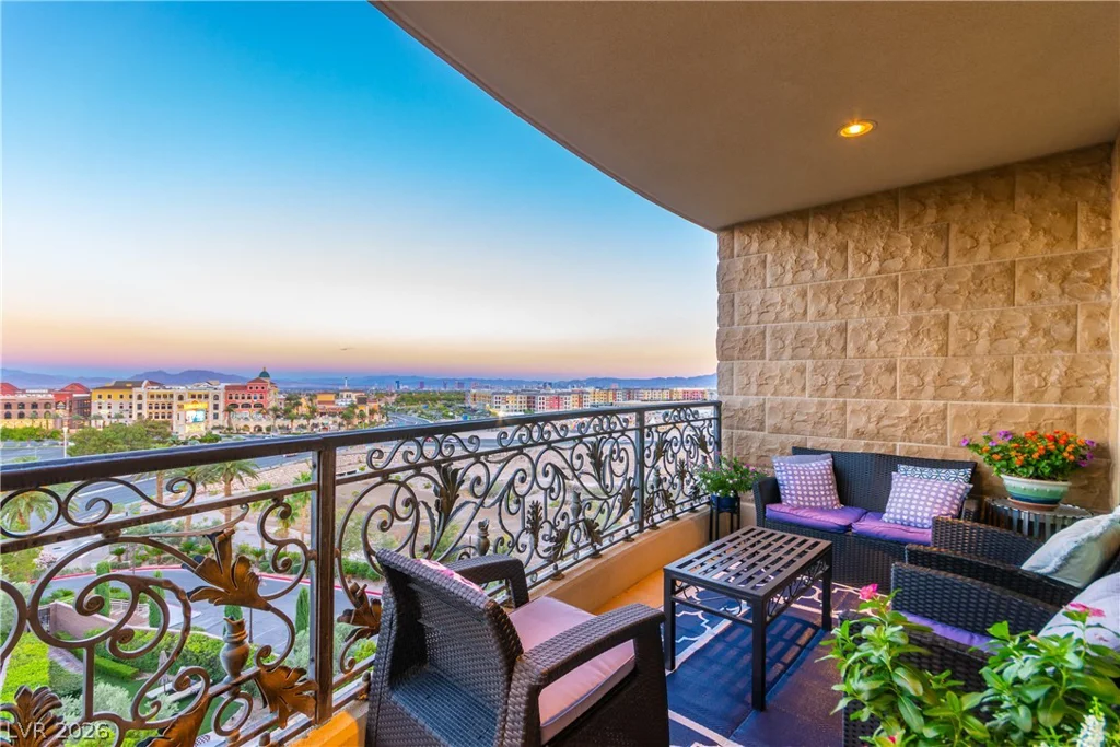 9101 Alta, Las Vegas, NV 89145