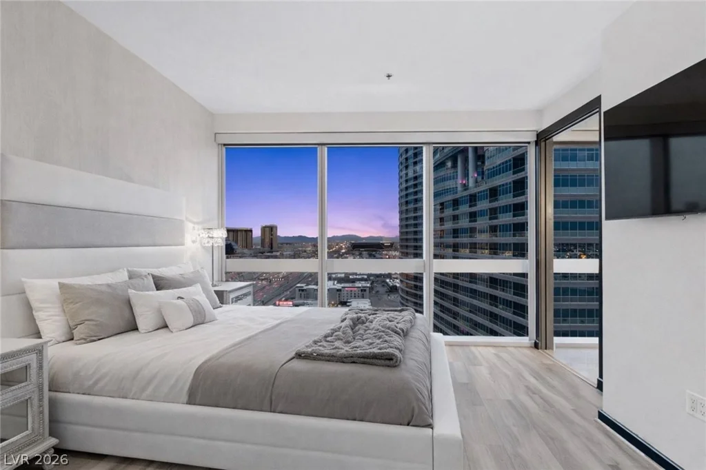 4471 Dean Martin, Las Vegas, NV 89103