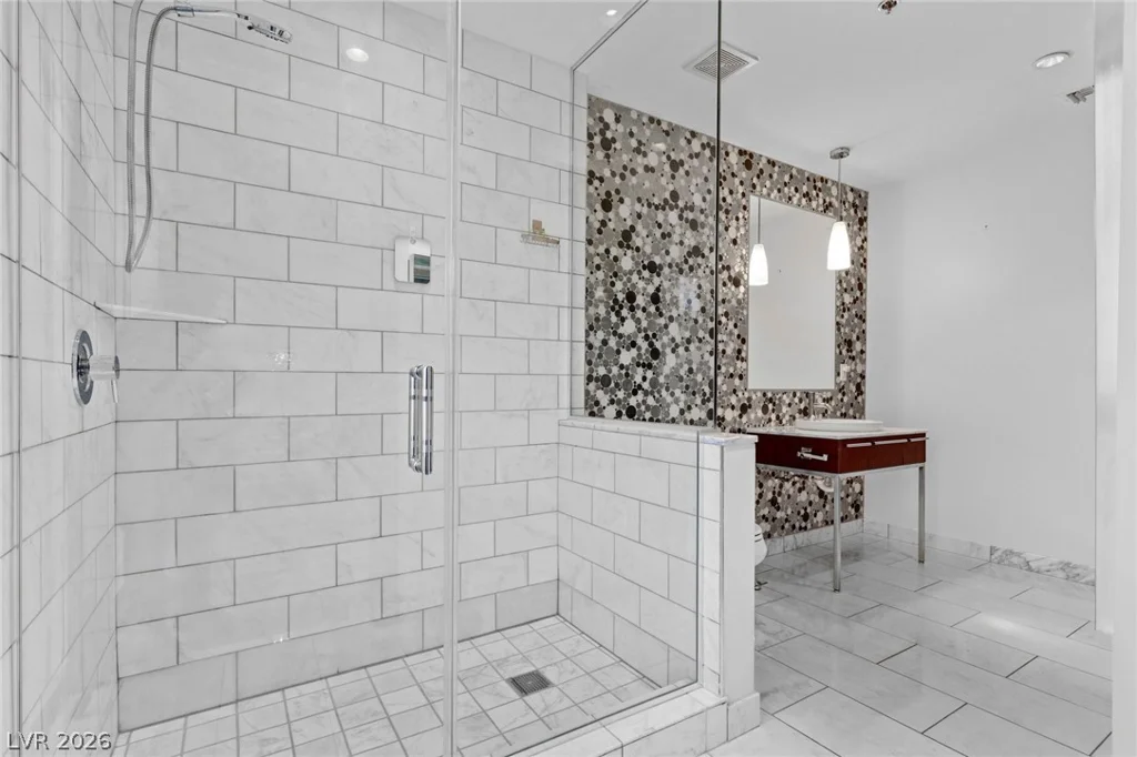 4471 Dean Martin, Las Vegas, NV 89103
