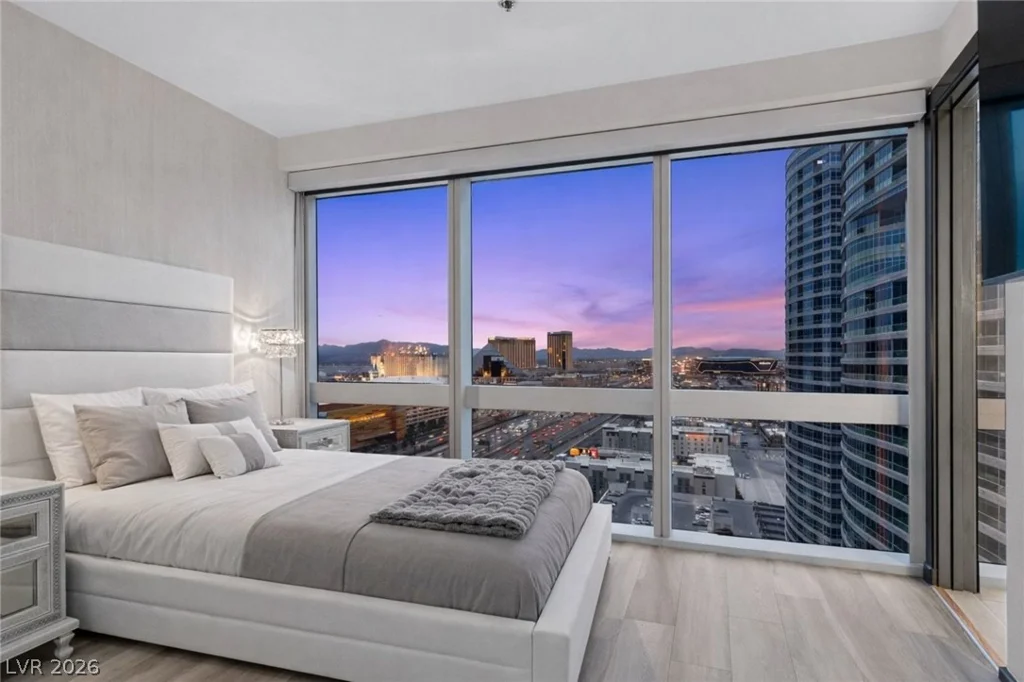 4471 Dean Martin, Las Vegas, NV 89103