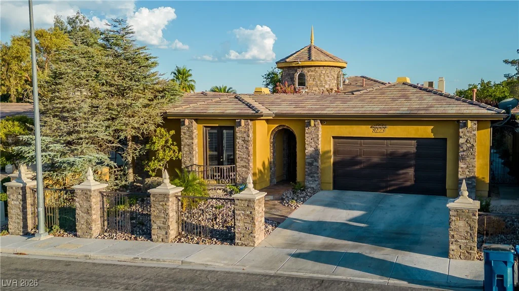 8223 Windrush, Las Vegas, NV 89117