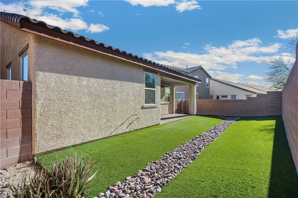 5845 Clear Haven, North Las Vegas, NV 89081