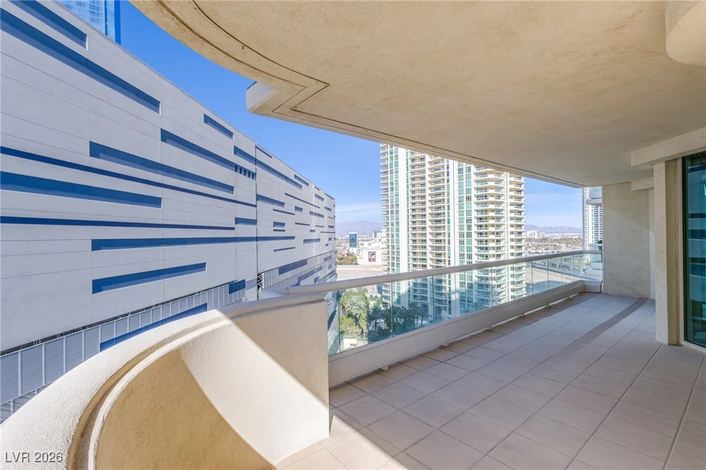 2877 Paradise, Las Vegas, NV 89109