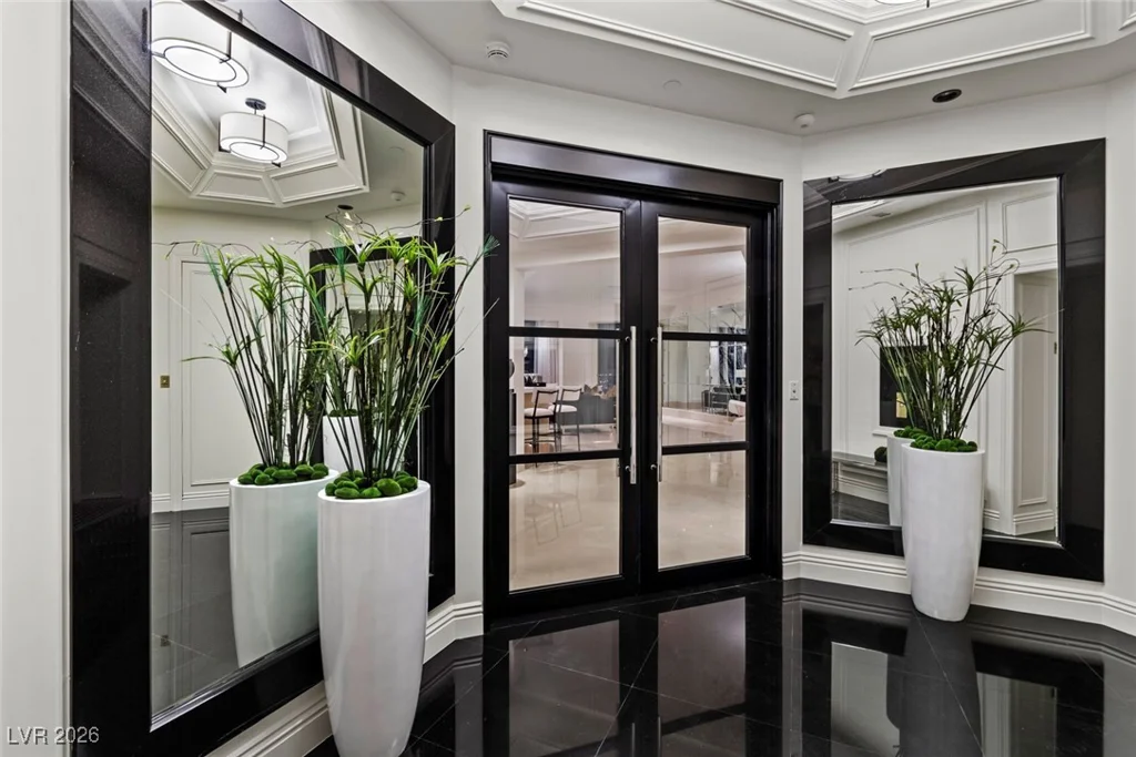 2747 Paradise, Las Vegas, NV 89109