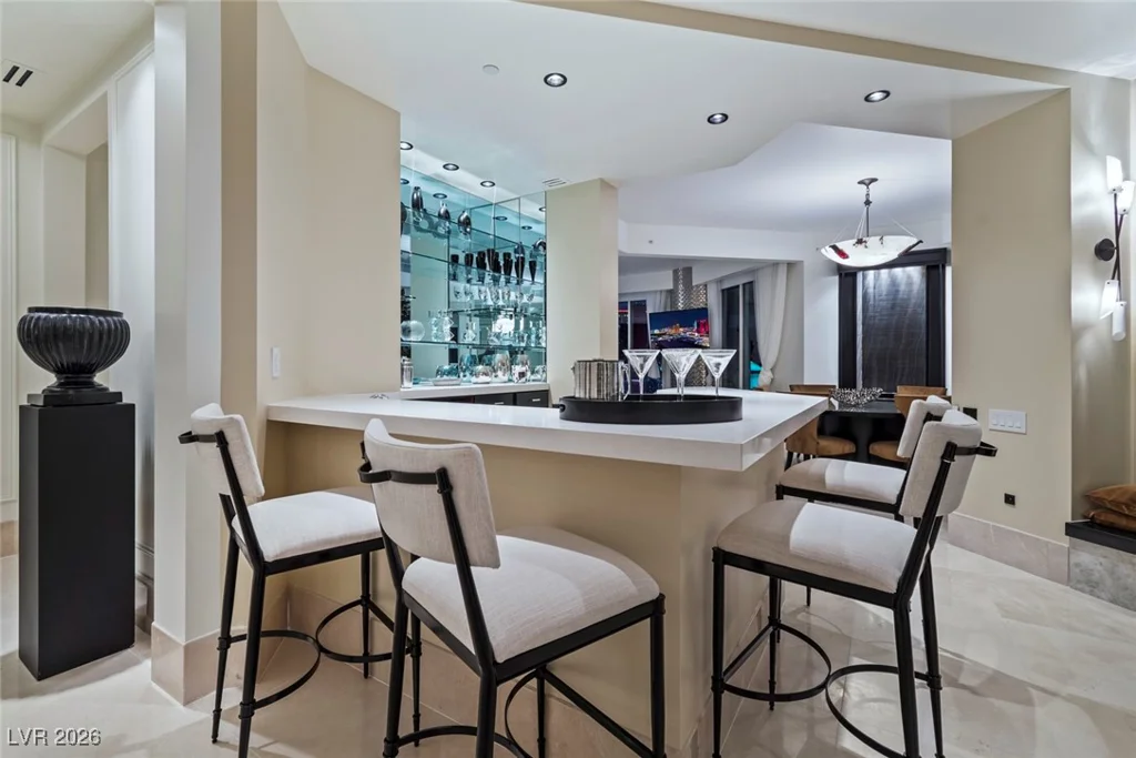 2747 Paradise, Las Vegas, NV 89109