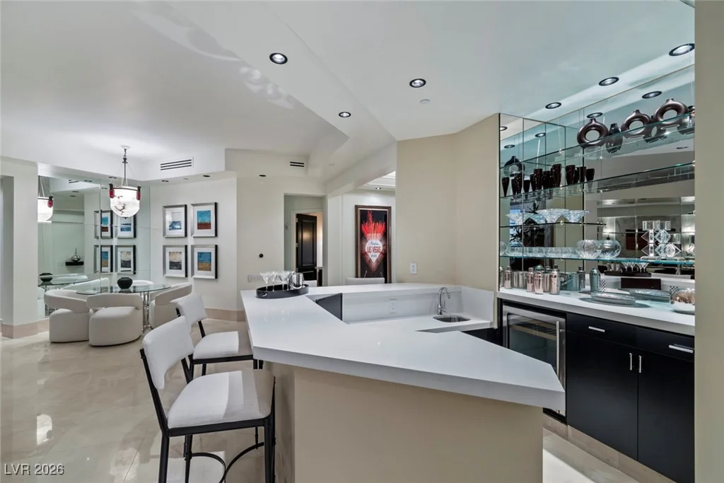 2747 Paradise, Las Vegas, NV 89109