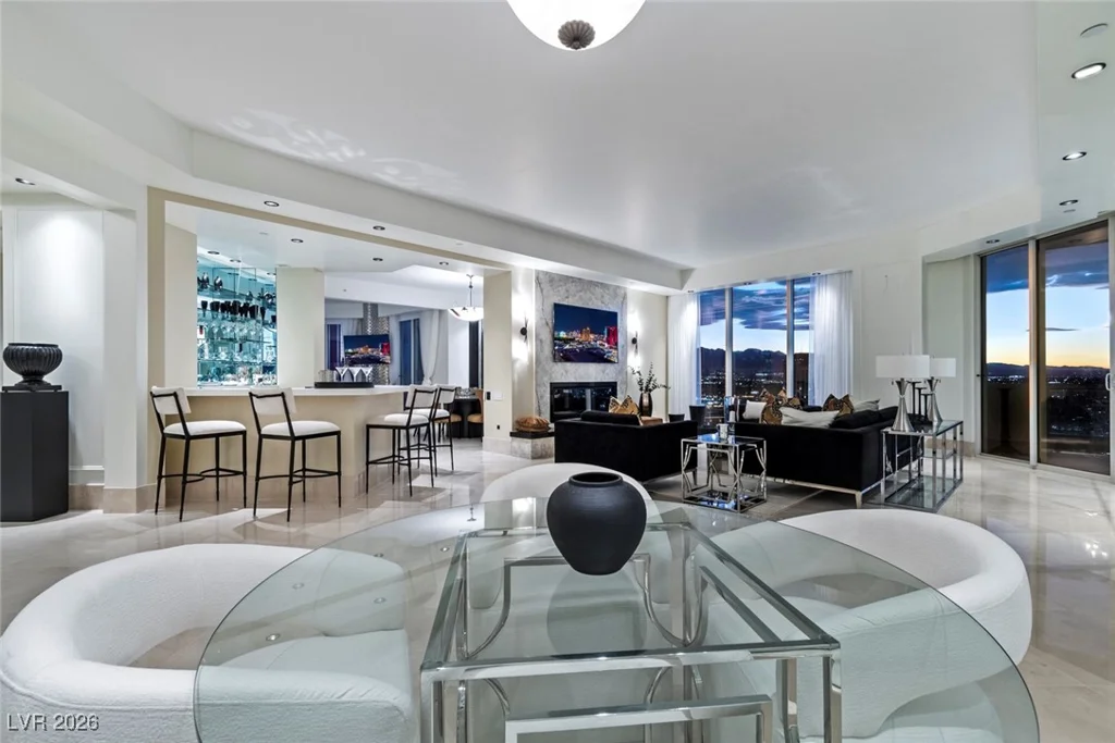 2747 Paradise, Las Vegas, NV 89109