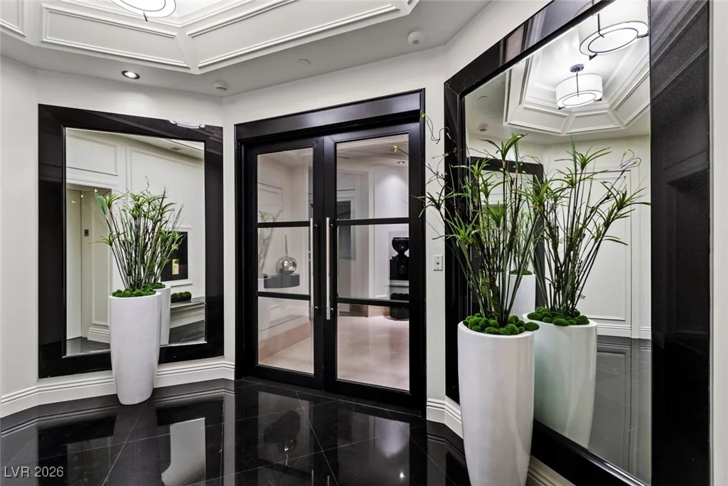 2747 Paradise, Las Vegas, NV 89109