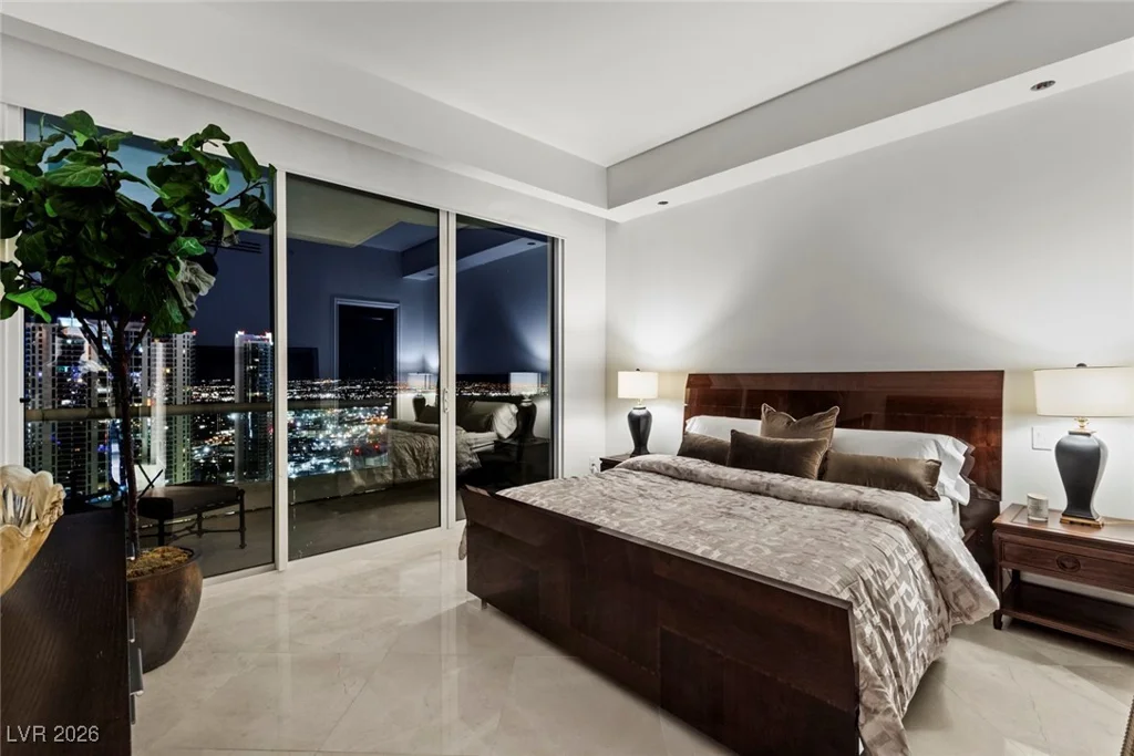 2747 Paradise, Las Vegas, NV 89109