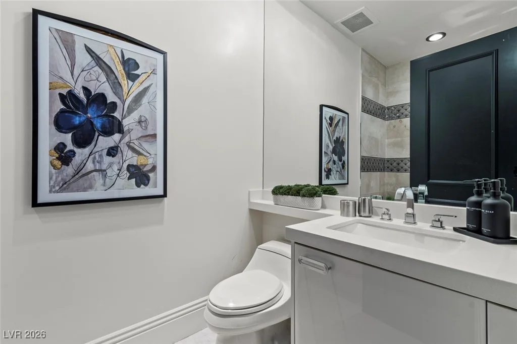 2747 Paradise, Las Vegas, NV 89109