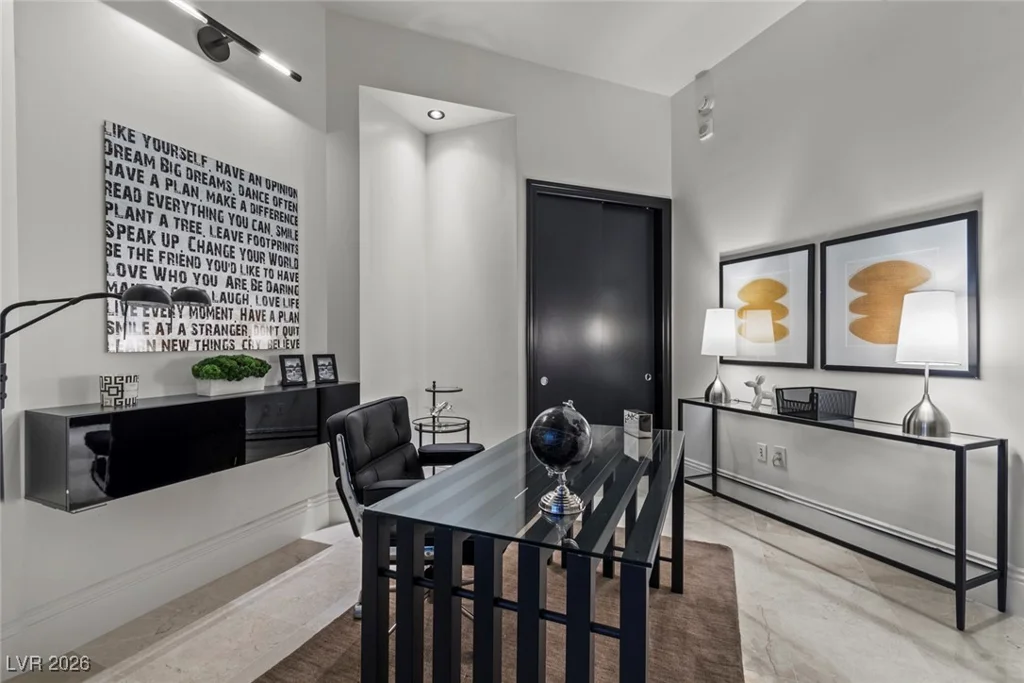 2747 Paradise, Las Vegas, NV 89109
