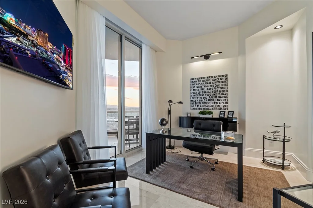 2747 Paradise, Las Vegas, NV 89109