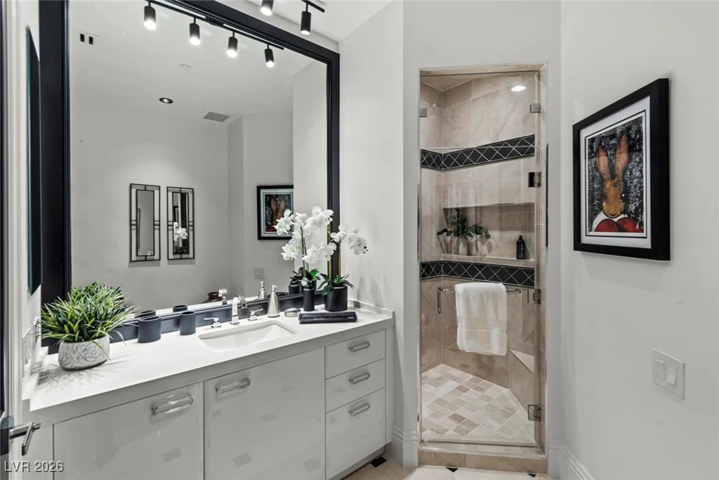 2747 Paradise, Las Vegas, NV 89109