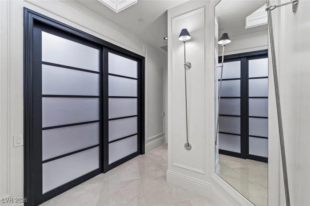 2747 Paradise, Las Vegas, NV 89109