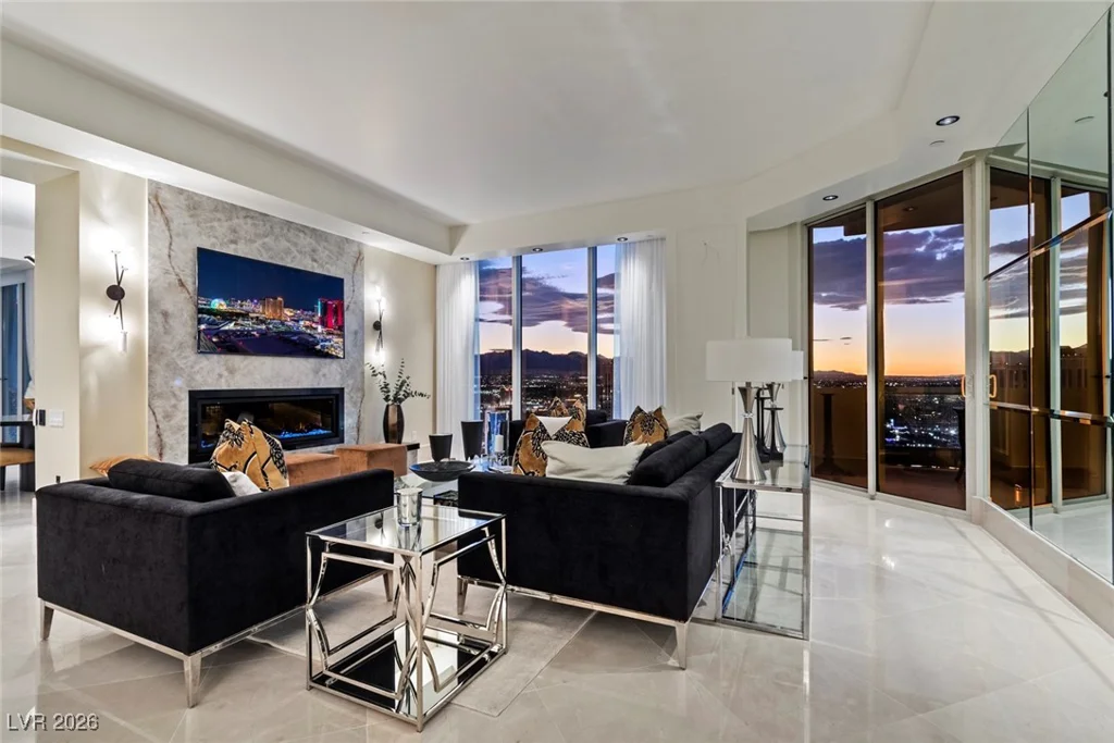 2747 Paradise, Las Vegas, NV 89109