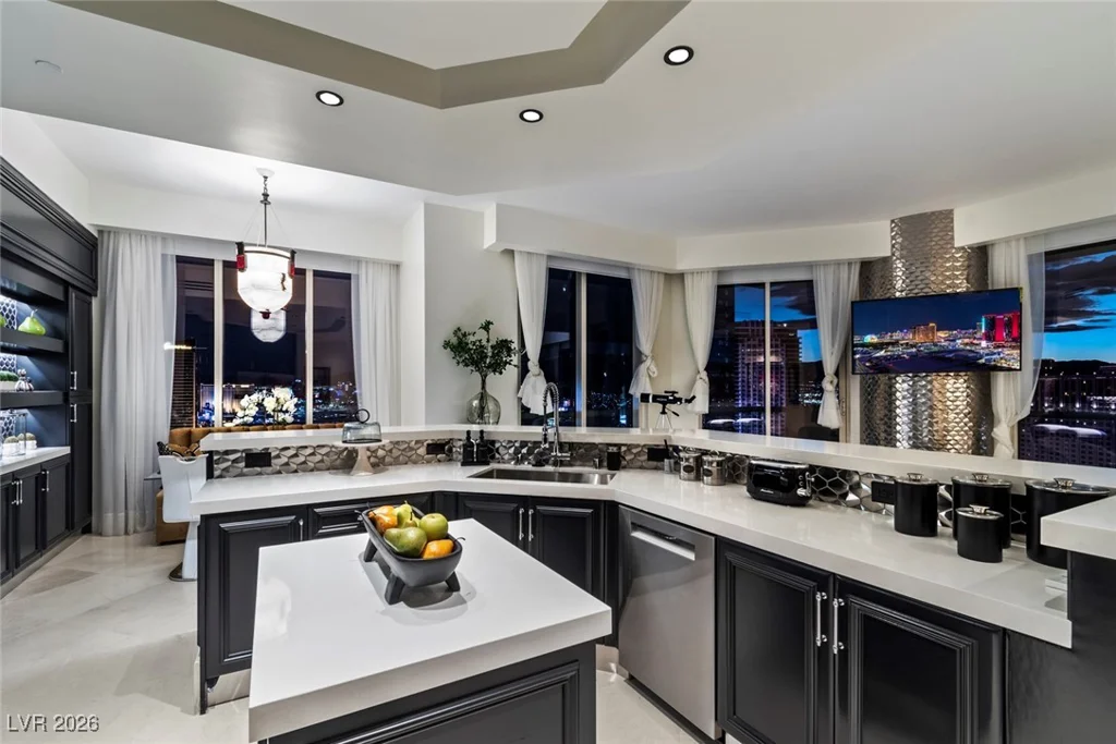 2747 Paradise, Las Vegas, NV 89109