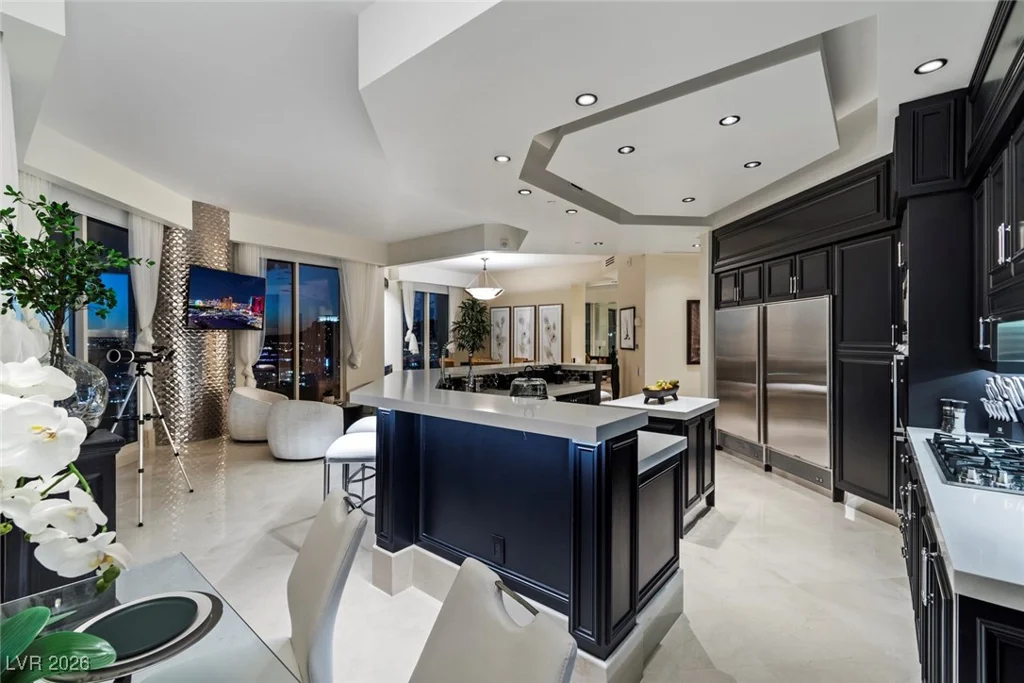 2747 Paradise, Las Vegas, NV 89109