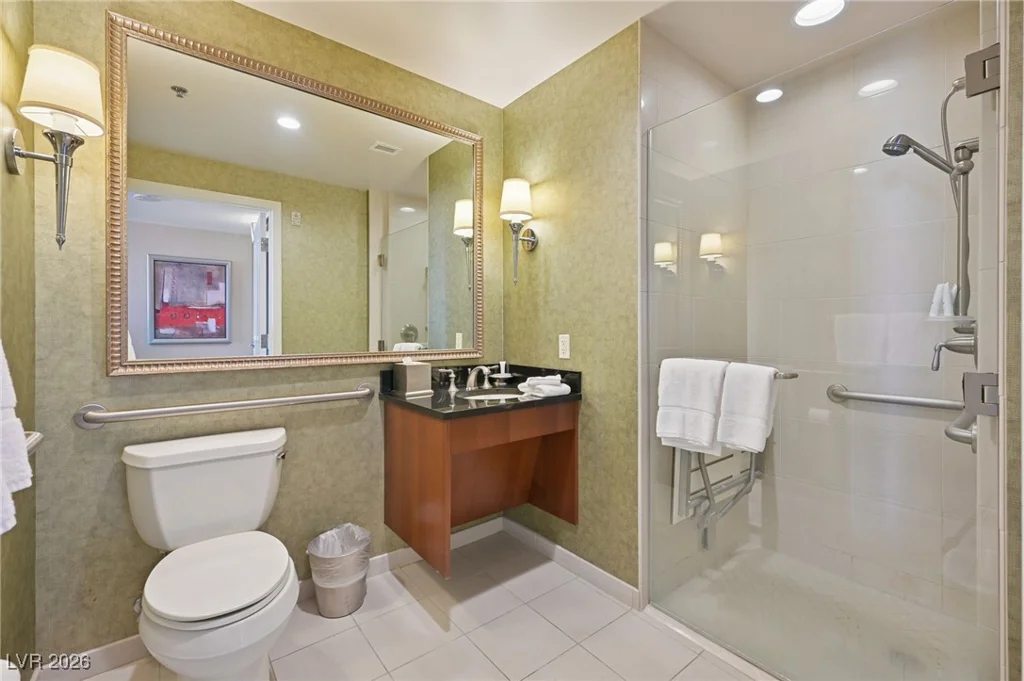 135 Harmon, Las Vegas, NV 89109