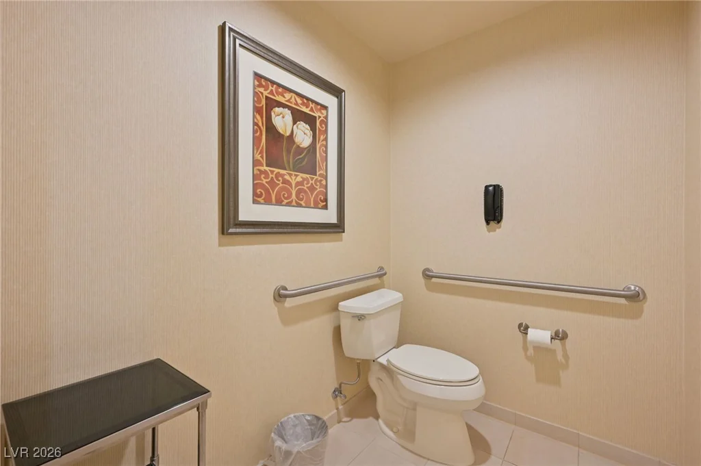 135 Harmon, Las Vegas, NV 89109