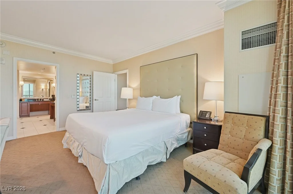 135 Harmon, Las Vegas, NV 89109