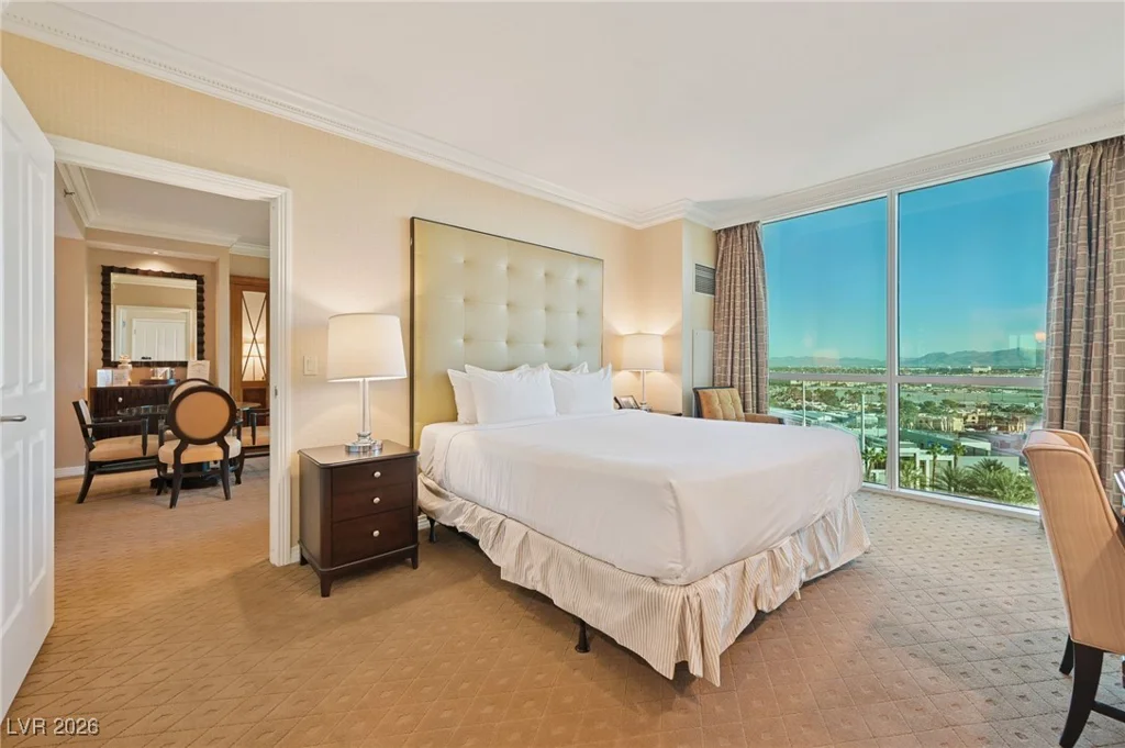 135 Harmon, Las Vegas, NV 89109