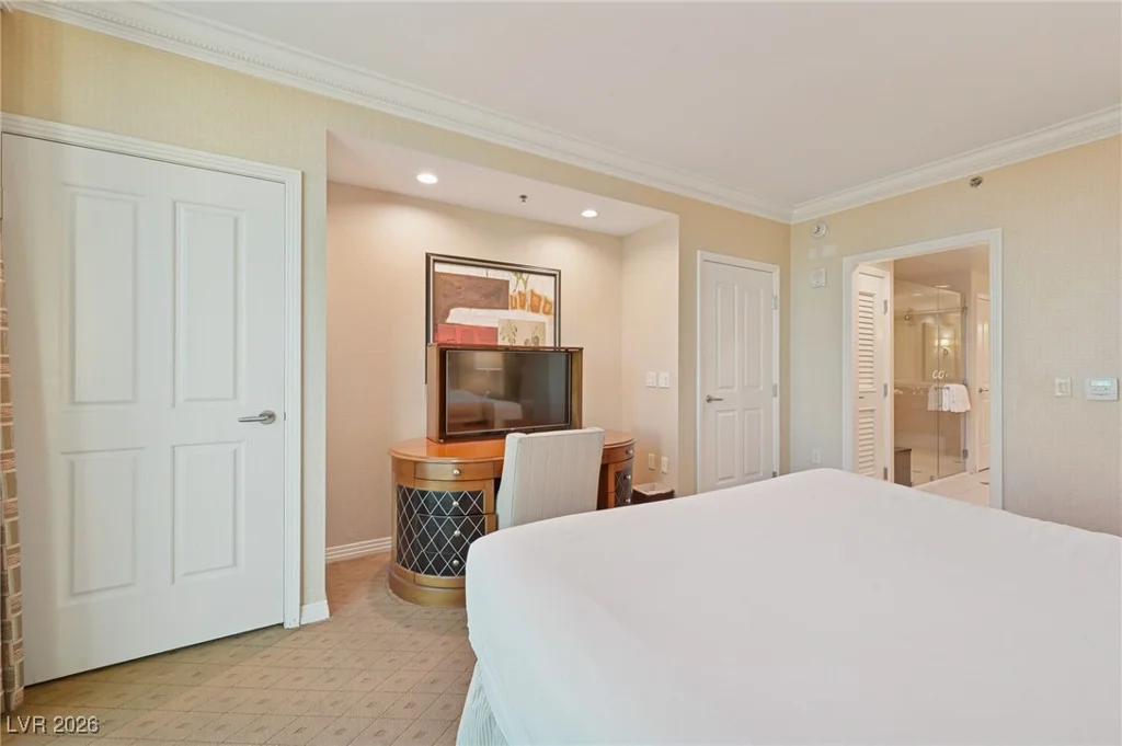 135 Harmon, Las Vegas, NV 89109