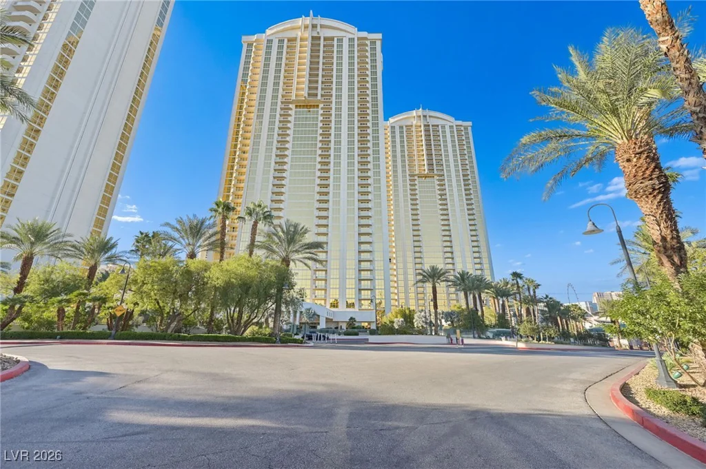 135 Harmon, Las Vegas, NV 89109