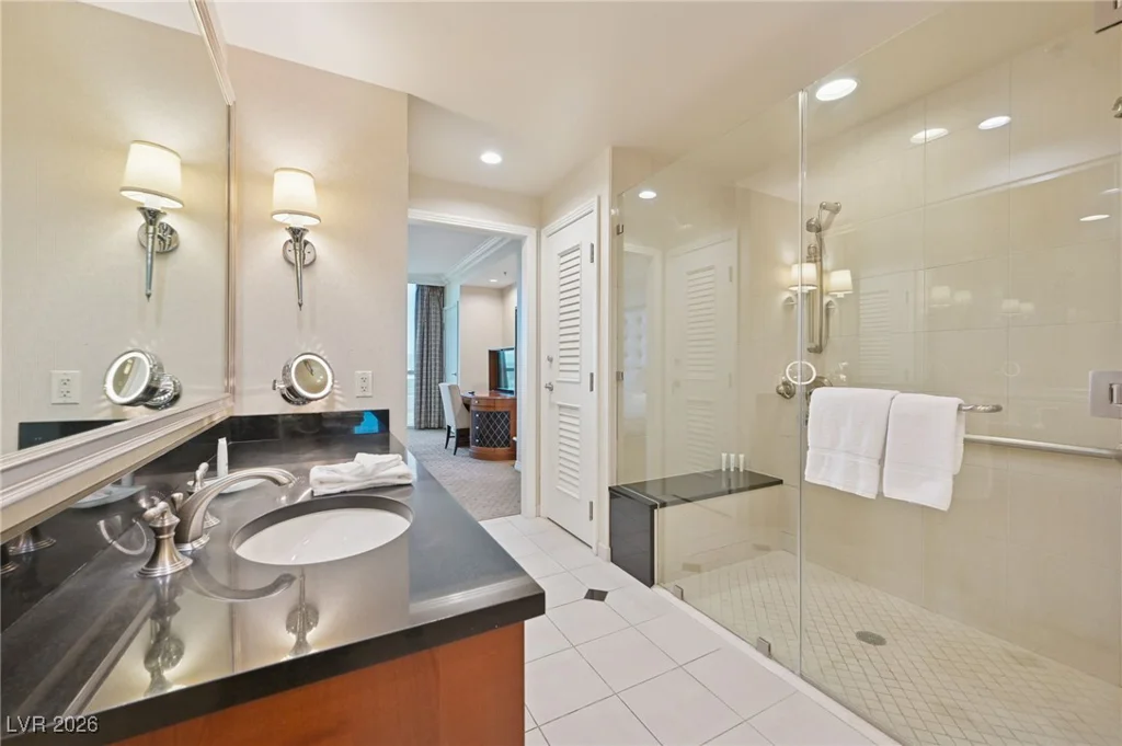 135 Harmon, Las Vegas, NV 89109