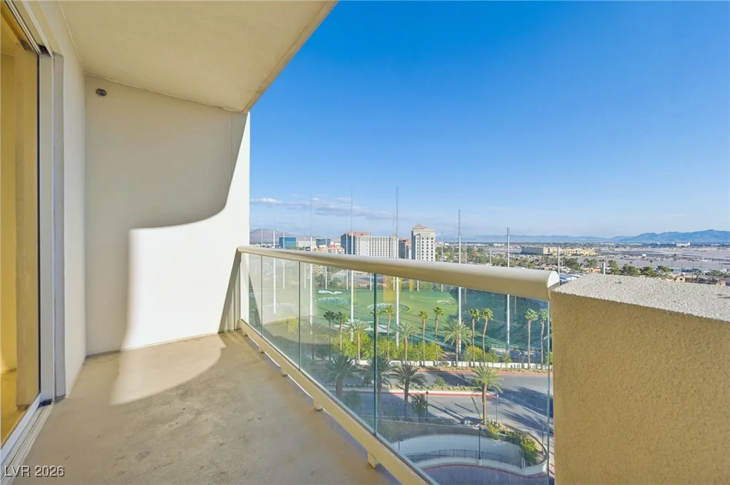 135 Harmon, Las Vegas, NV 89109