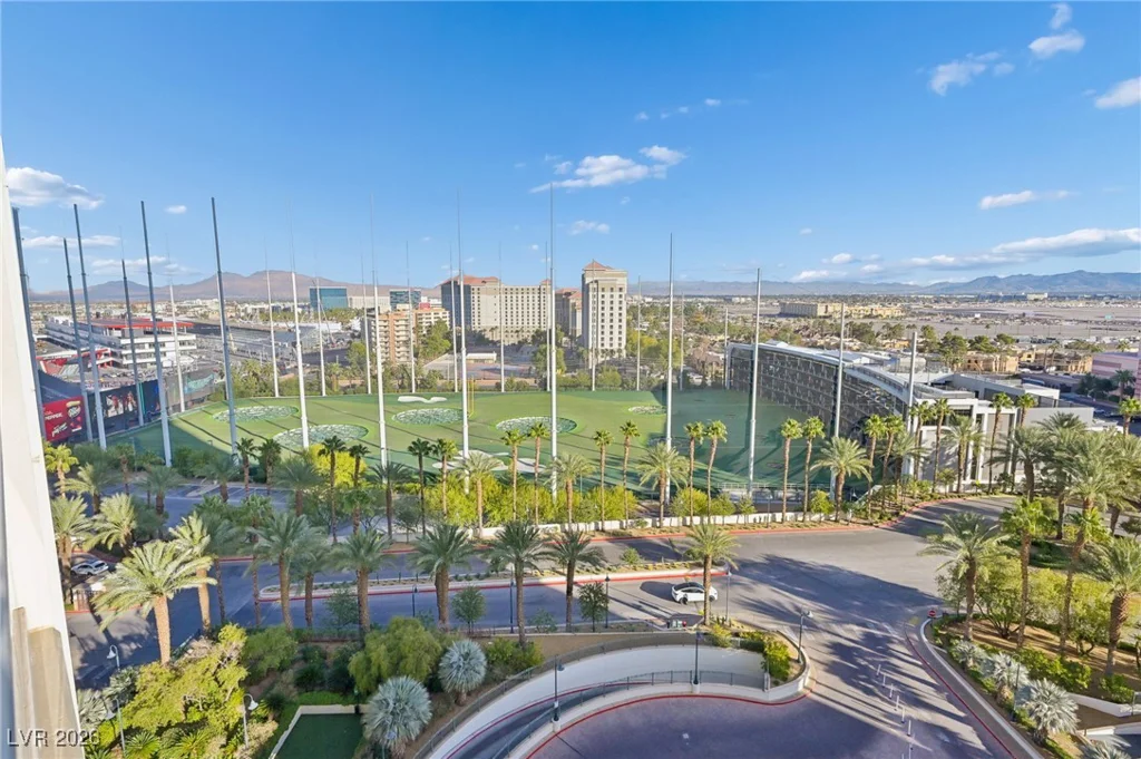 135 Harmon, Las Vegas, NV 89109