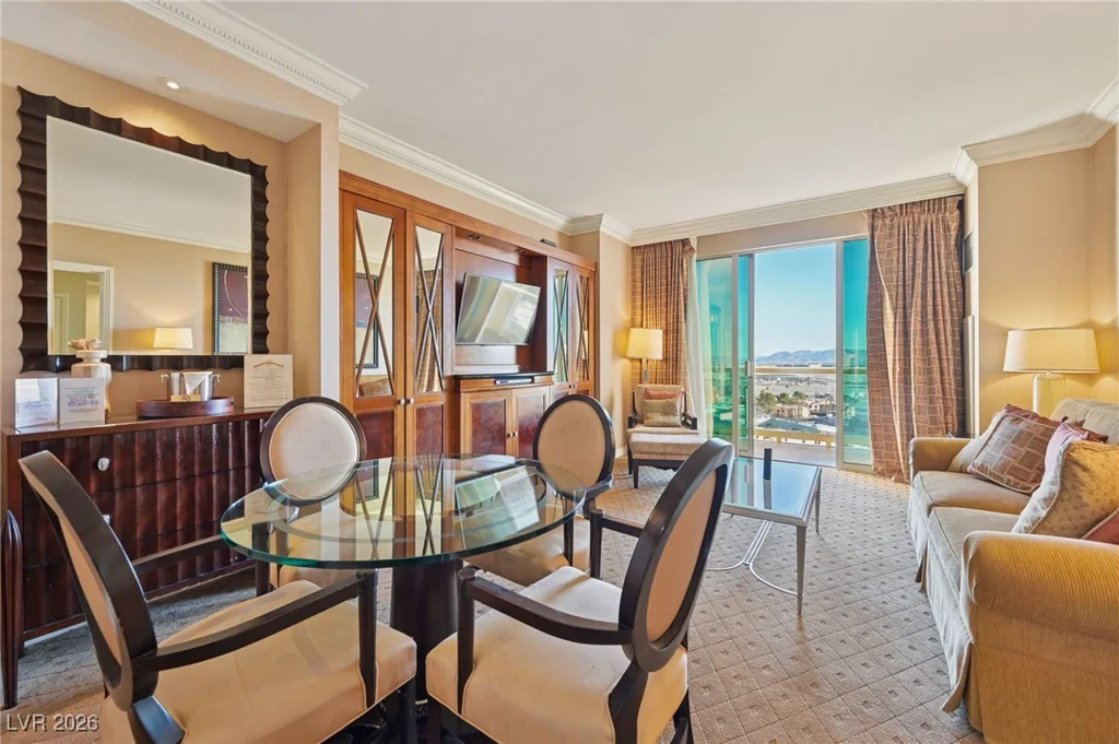 135 Harmon, Las Vegas, NV 89109