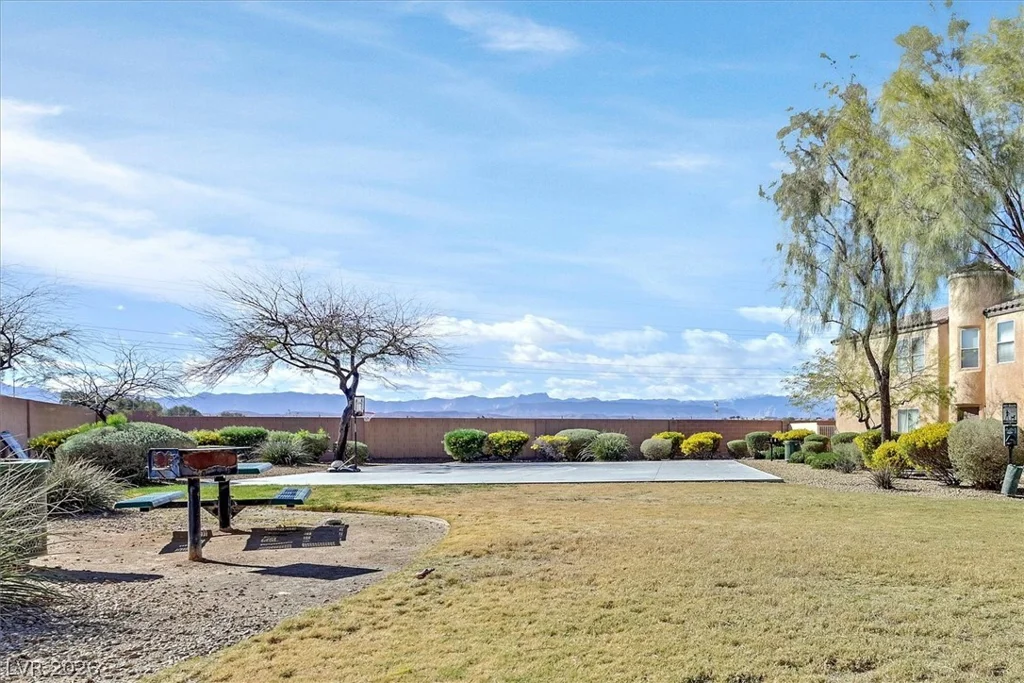 8058 Wards Ferry, Las Vegas, NV 89139