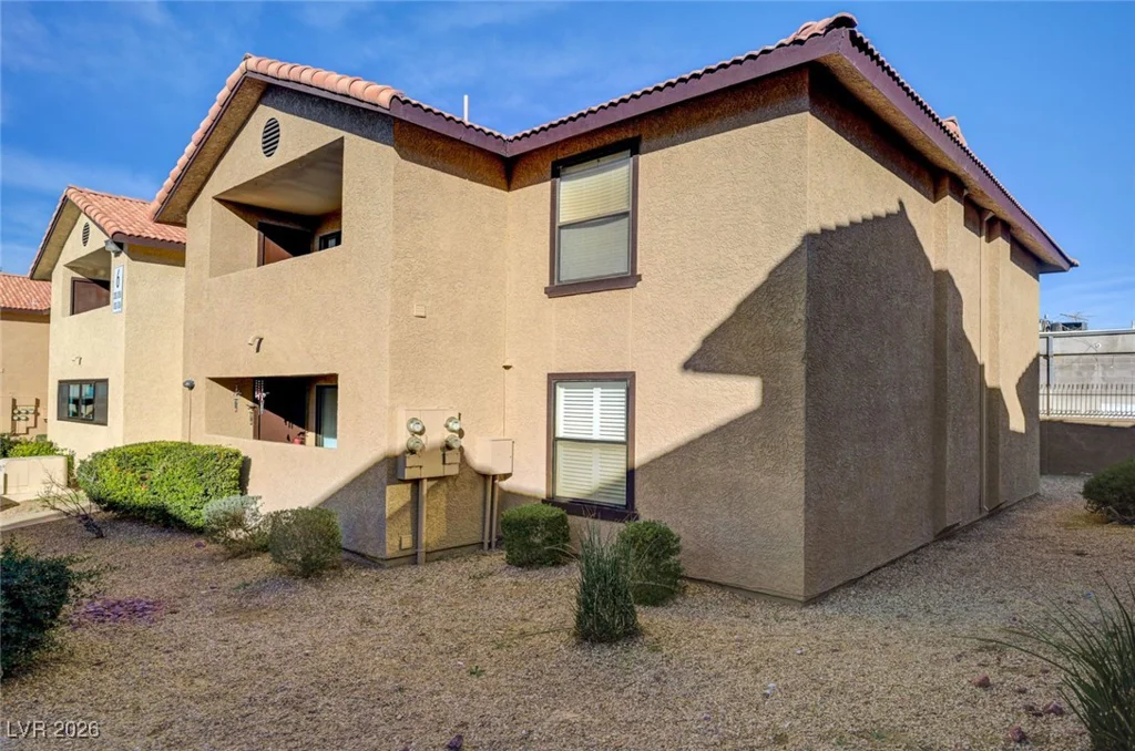 2451 Rainbow, Las Vegas, NV 89108