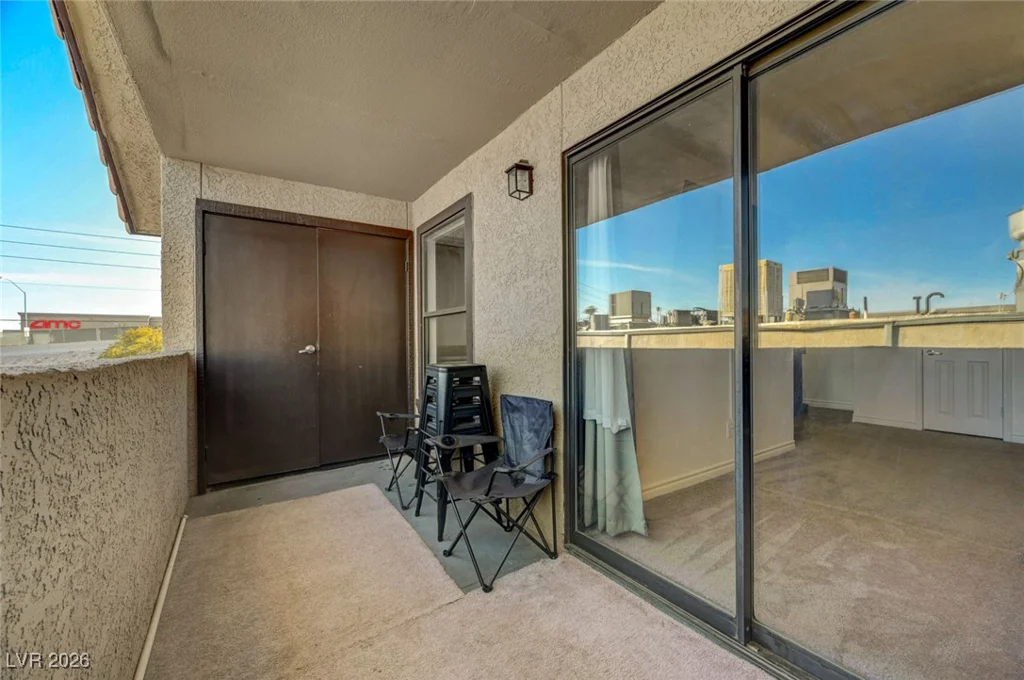 2451 Rainbow, Las Vegas, NV 89108